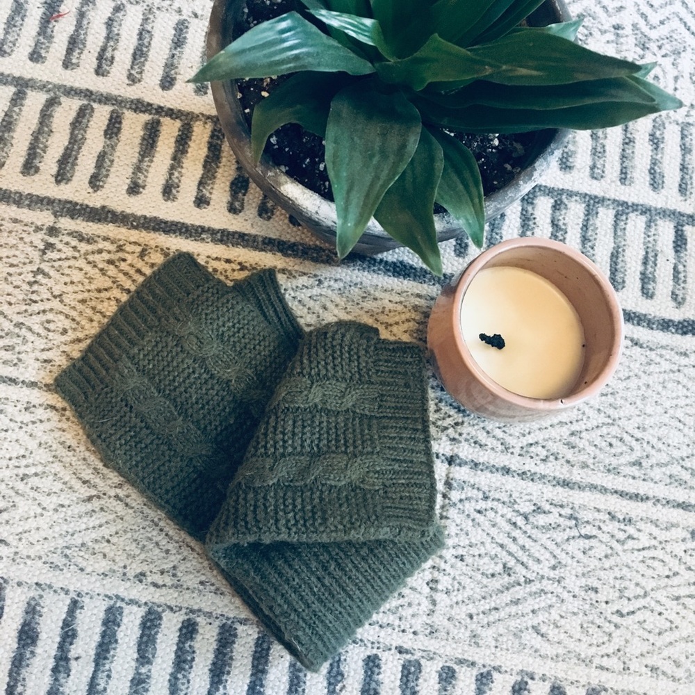 Cable Knit Fingerless Gloves